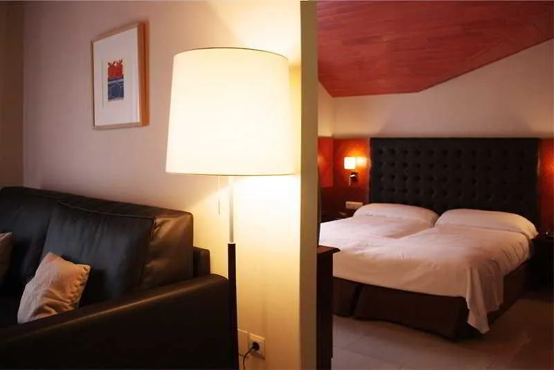 Hotel Mu La Cortinada