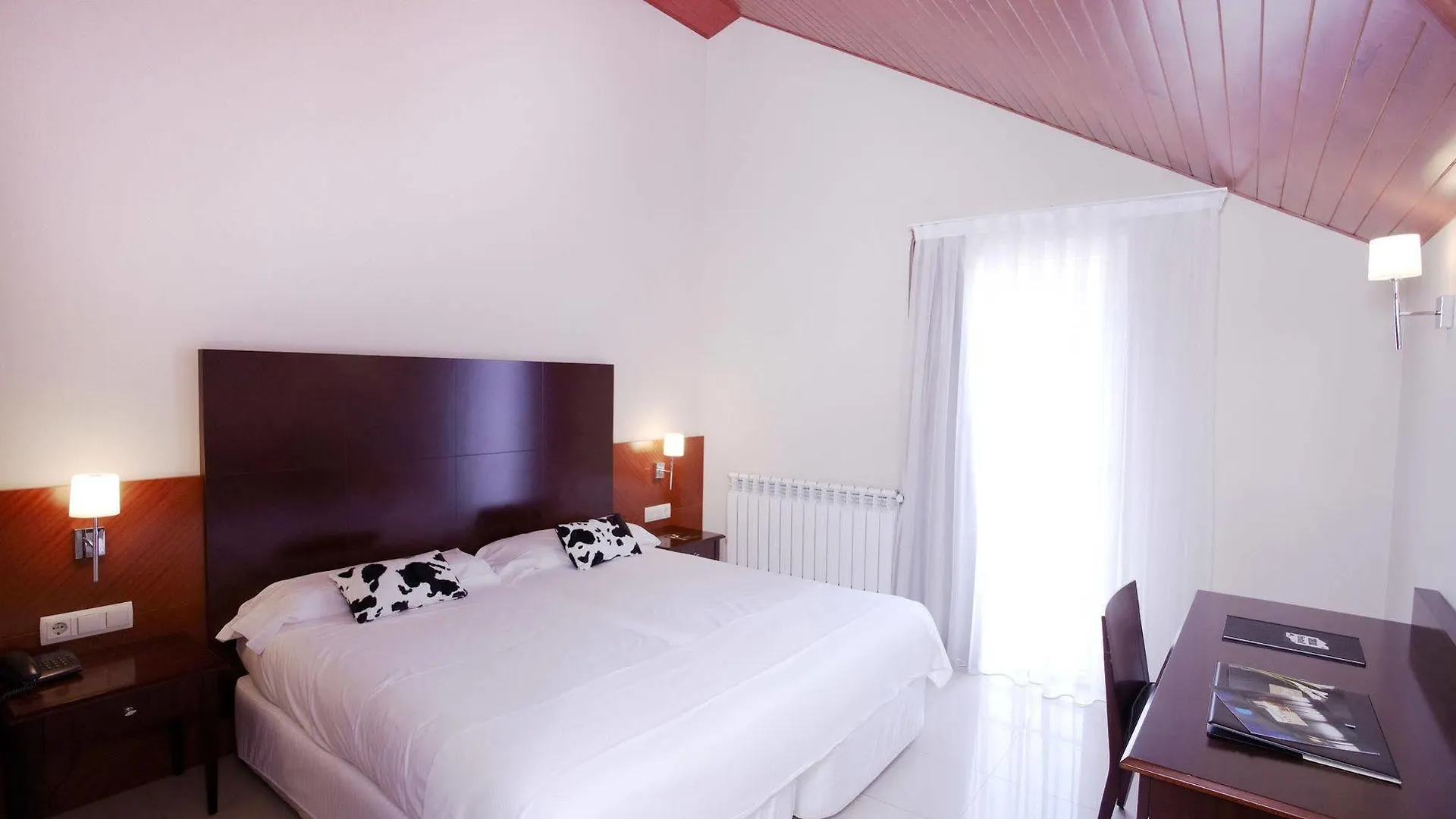 Hotel Mu La Cortinada