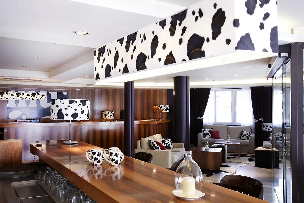 Hotel Mu La Cortinada